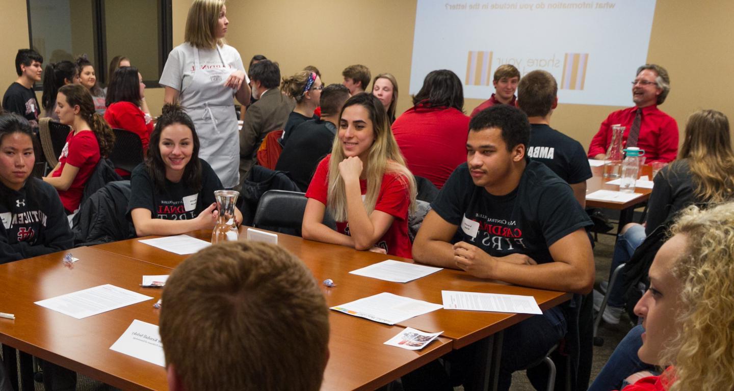 Sophomore first-gen students at a Cardinal First dinner event.